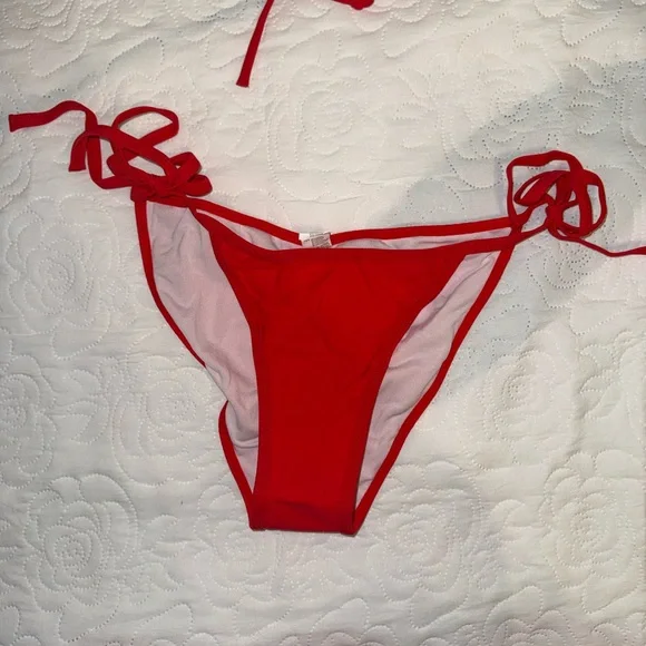 Suvimuga - Red Triangle Tie Bikini Top & Tie-Side Bottoms - Size Small - Picture 5 of 7